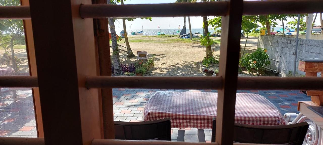 Marari Anna Beach Villa Mararikulam Zewnętrze zdjęcie